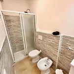 Appartement Mono Limone Sx Con Corte, Posto Auto Ed Aria Condizionata Vicino Al Mare