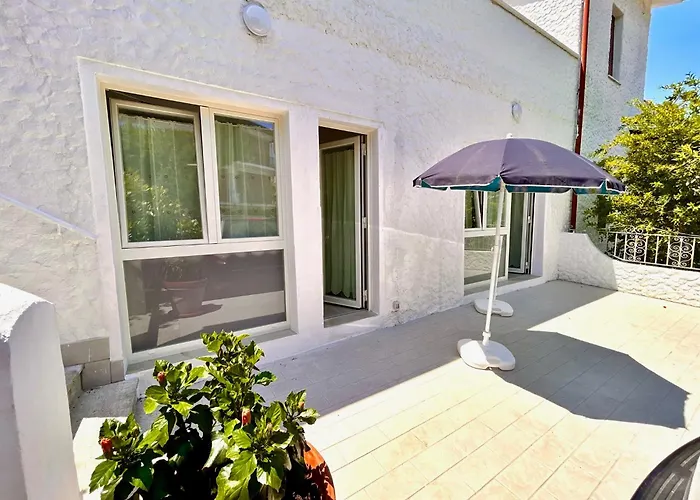 Lejlighed Mono Limone Sx Con Corte, Posto Auto Ed Aria Condizionata Vicino Al Mare Marcelli